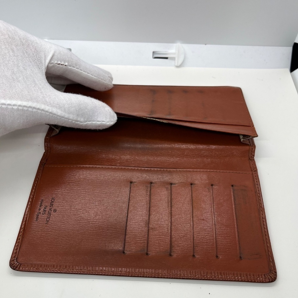 Pre owned Louis Vuitton brown wallet - Picture 4 of 4
